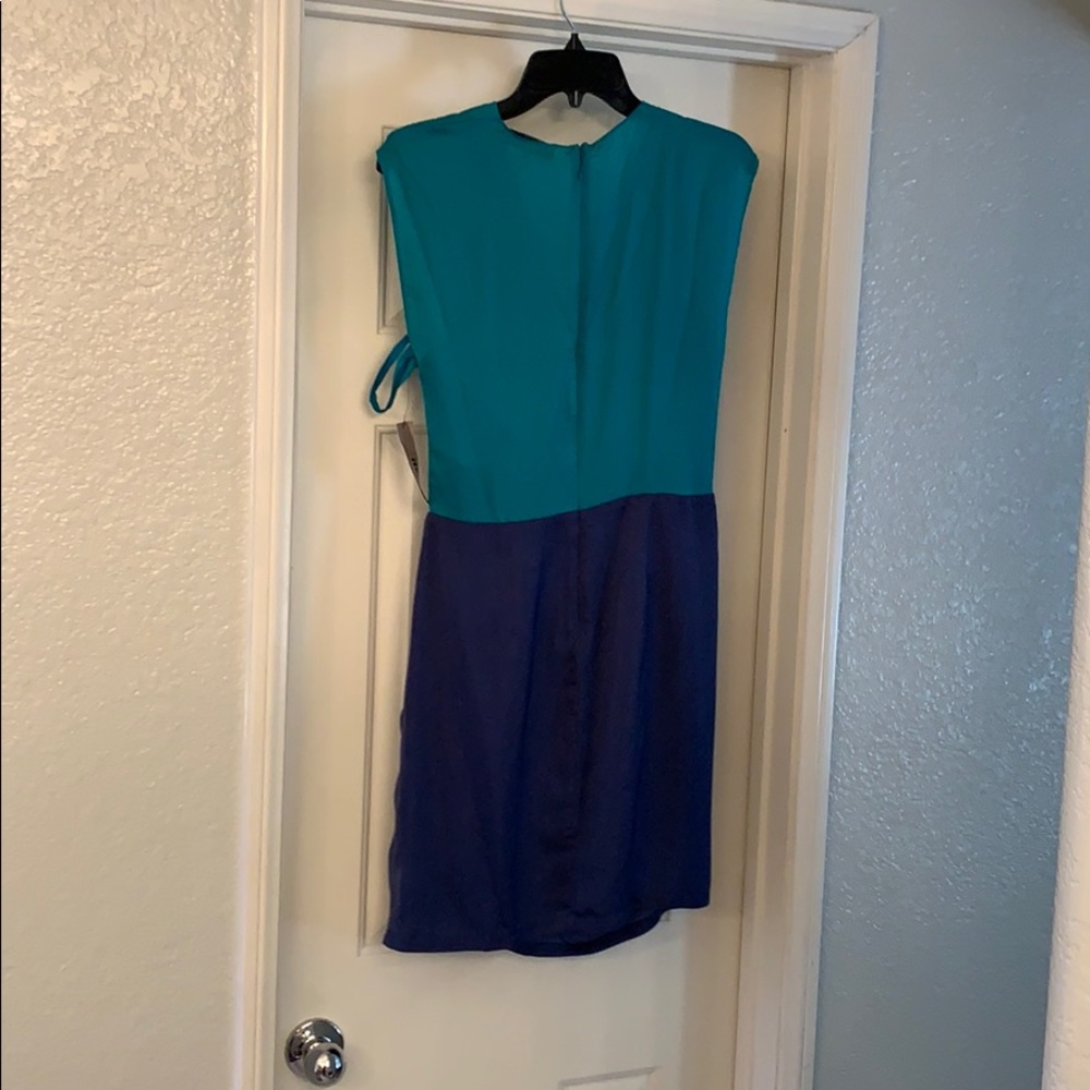 Dress - Picture 4 of 4